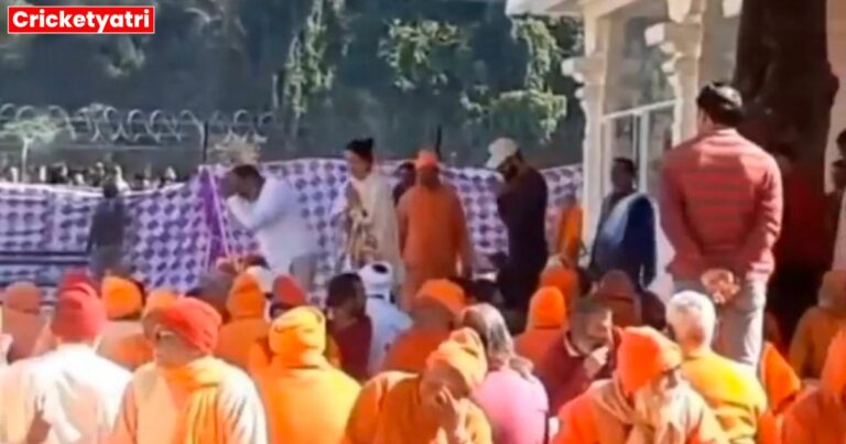 Virat Kohli and Anushka Sharma organized Bhandara for saints and saints in Rishikesh, watch video