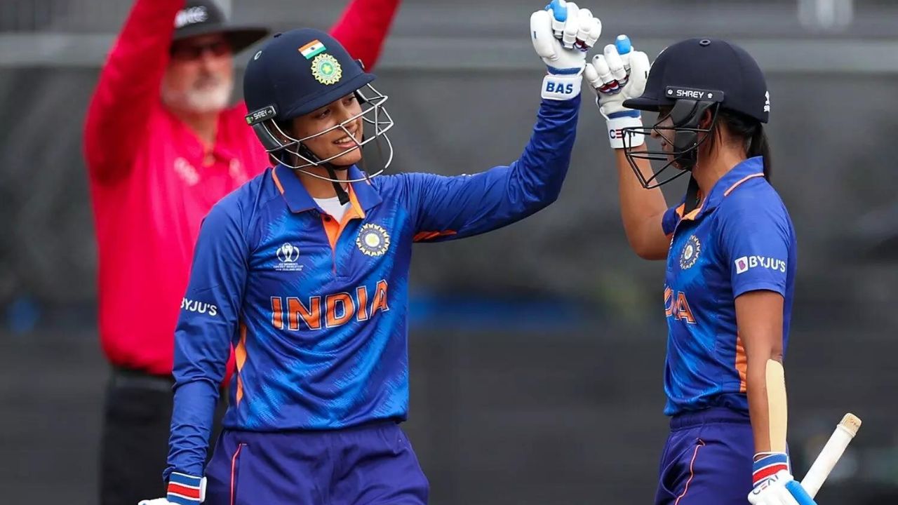 Smriti Mandhana and Harmanpreet Kaur